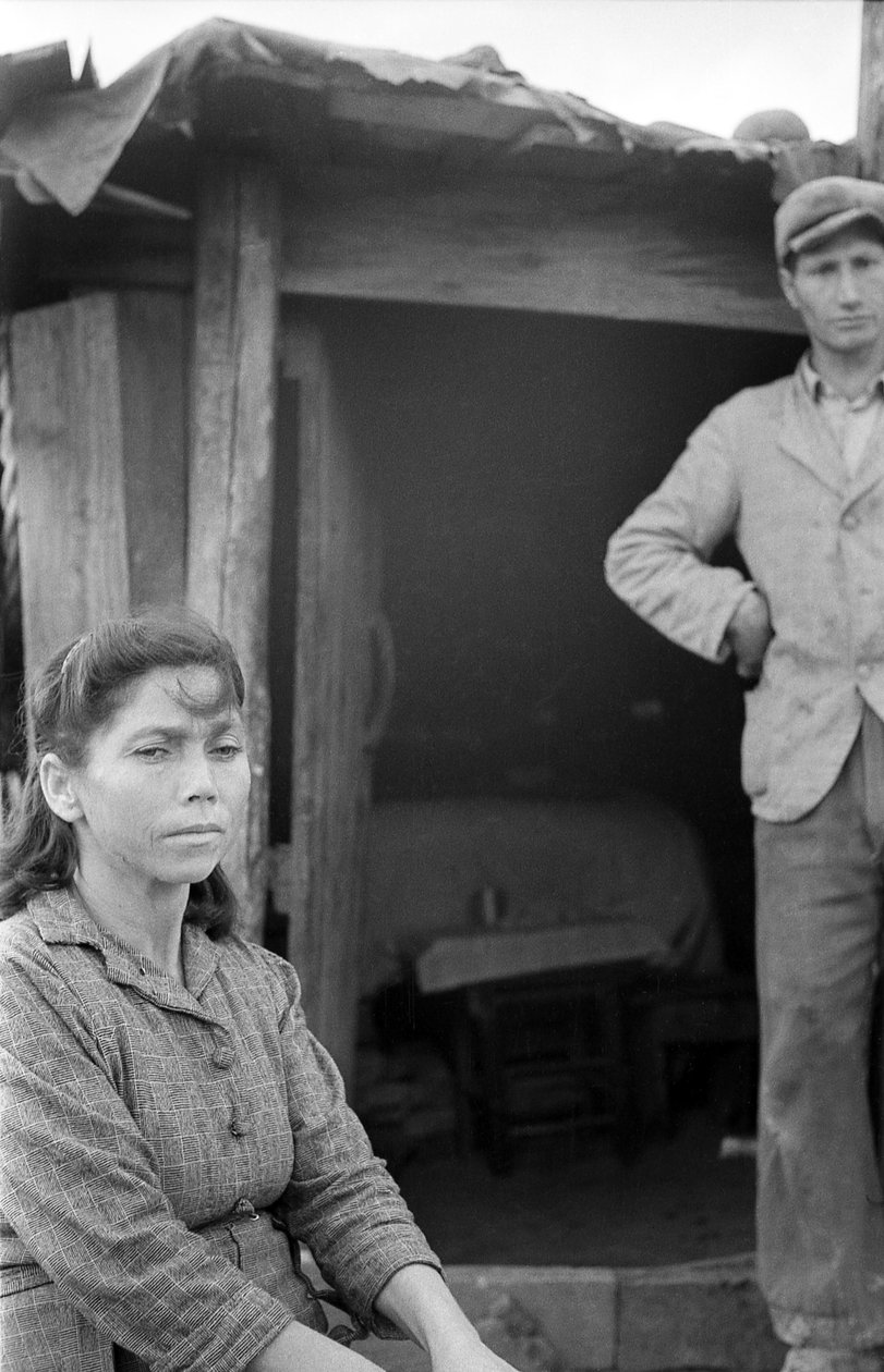 COPPIA SVERGOGNATA NELLA CAMPAGNA DI CROTONE da Ando Gilardi