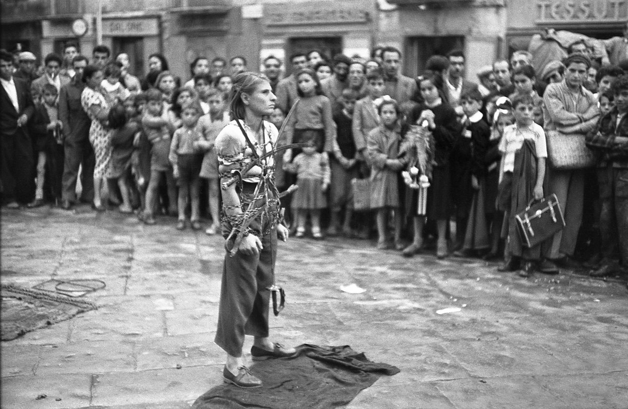 CROTONE - QUESTIONE DI ESCAPOLOGIA da Ando Gilardi