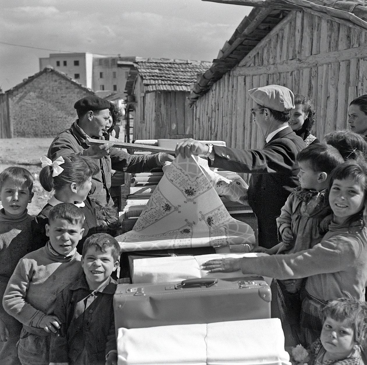 BANCARELLA CHE VENDE MATERIALI da Ando Gilardi