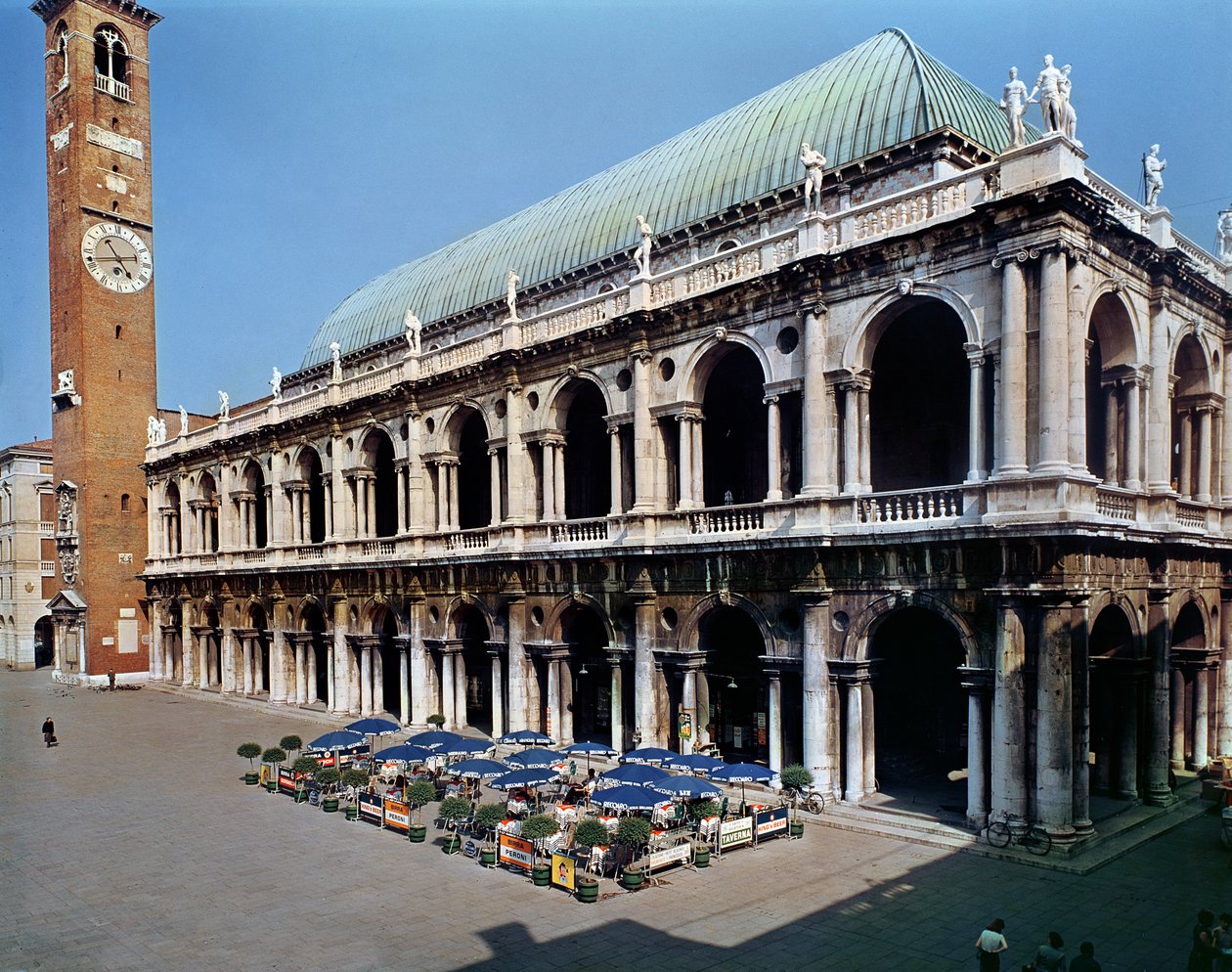 Vista della facciata della Basilica Palladiana, costruita 1549-1614 da Andrea Palladio
