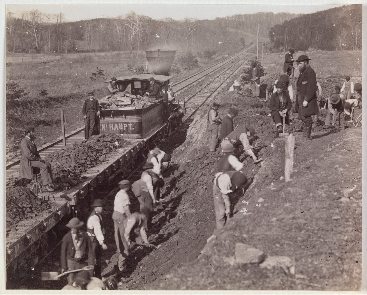 Scavo per la "Y" alla stazione di Devereaux, Orange & Alexandria Railroad da Andrew Joseph Russell