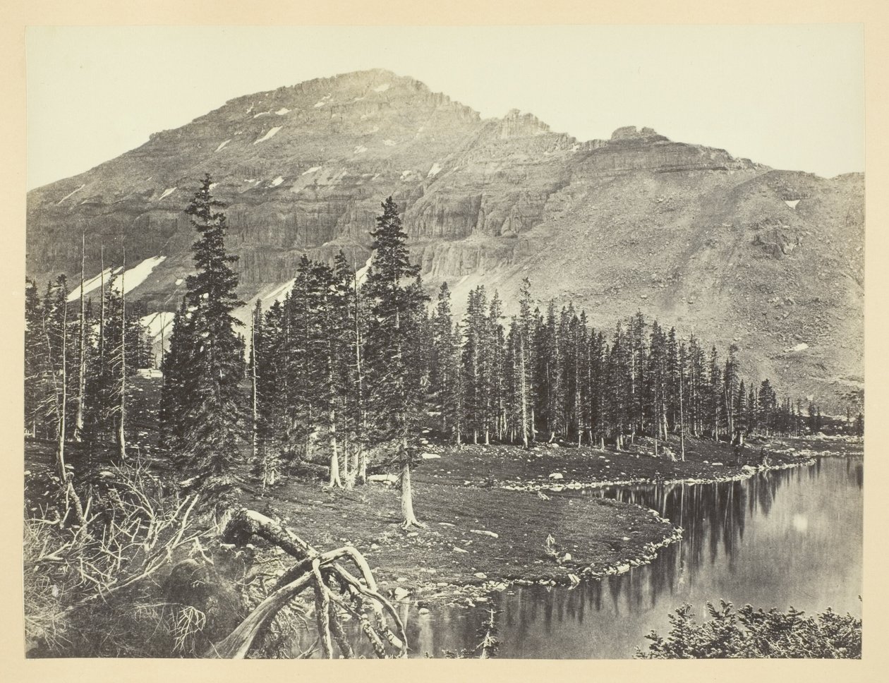 Lago alla testa del fiume Bear, Monte Uintah da Andrew Joseph Russell