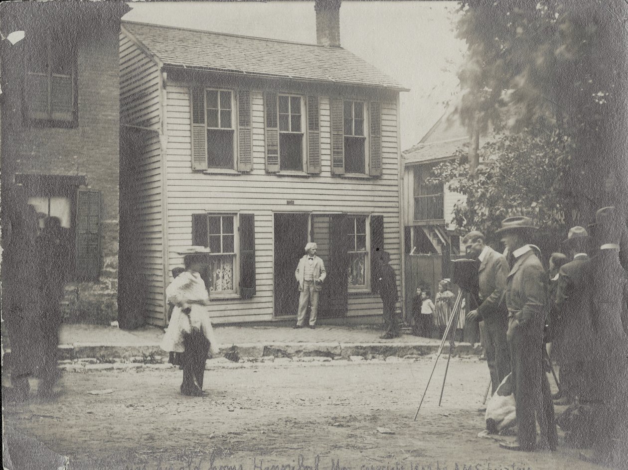 Samuel Clemens (Mark Twain) sulla soglia della sua casa a Hannibal, Missouri da Anna M. Schnitzlein
