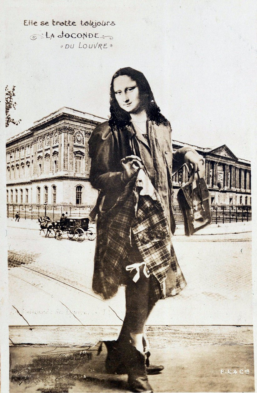 Rappresentazione distorta della "Monna Lisa" di Leonardo da Vinci: Monna Lisa rappresentata in una gonna a quadri che viaggia per il mondo. Cartolina comica pubblicata al momento del furto dell