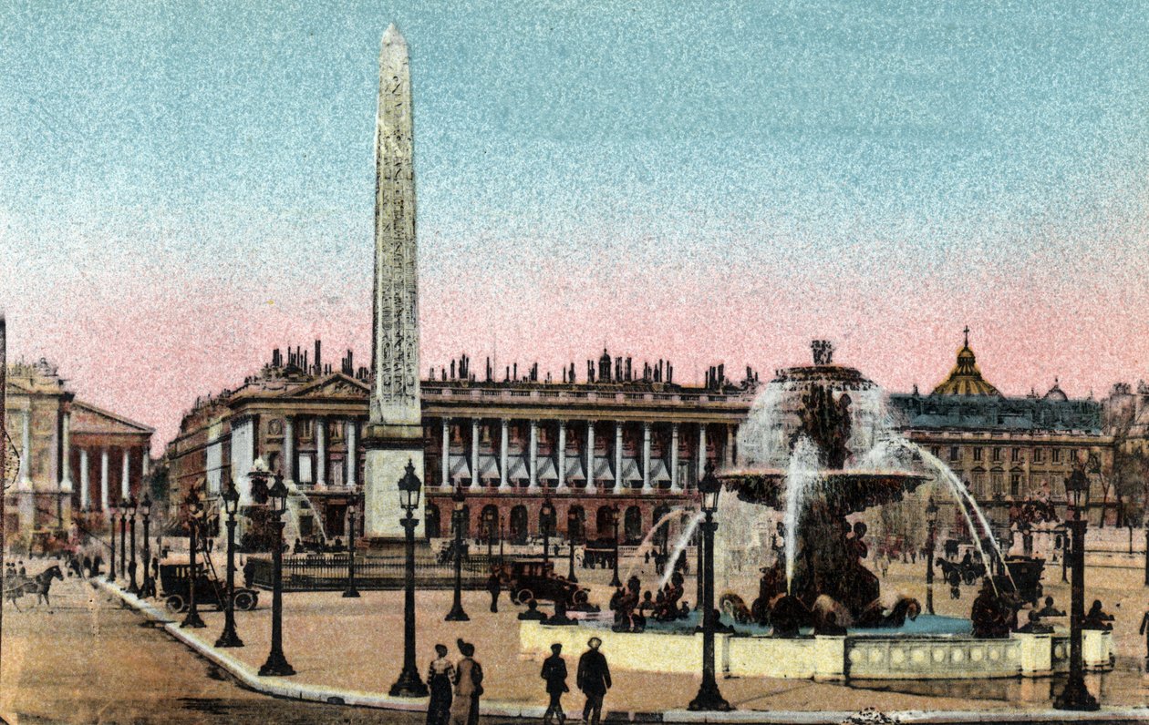 Parigi: vista di Place de la Concorde con le fontane e l