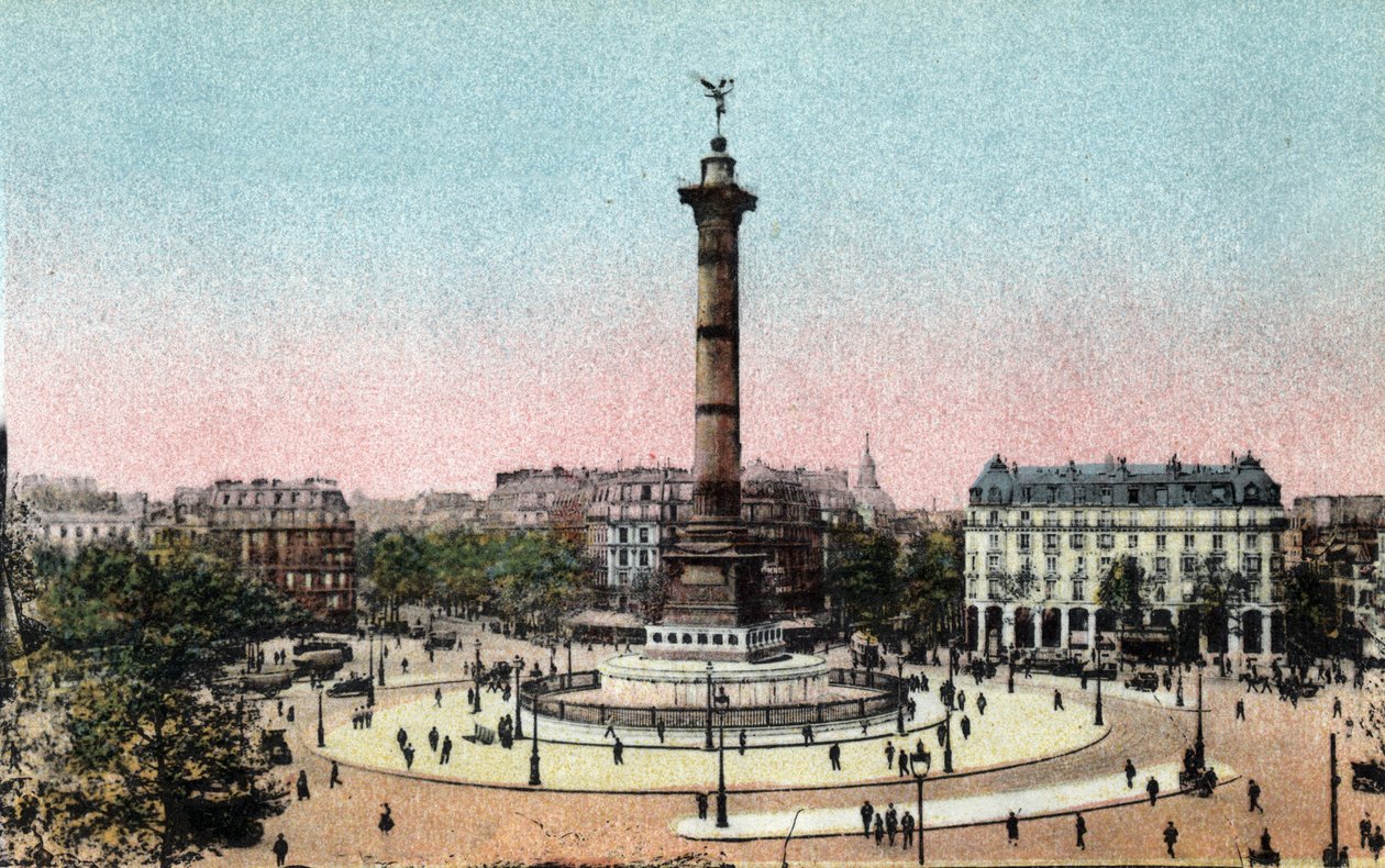 Parigi: vista della Colonna di Luglio in Place de la Bastille. Fotografia del 1920 in "Album Artistico" della città di Parigi. Collezione privata. da Anonymous Anonymous
