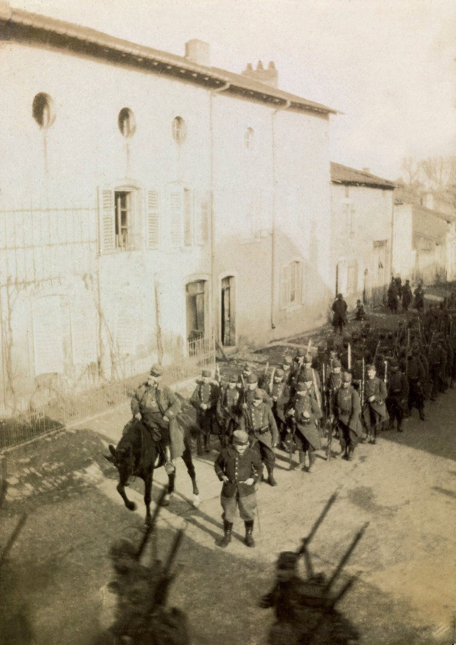 Fotografia da un album personale di un tenente di fanteria durante i primi mesi della Prima Guerra Mondiale da Anonymous Anonymous