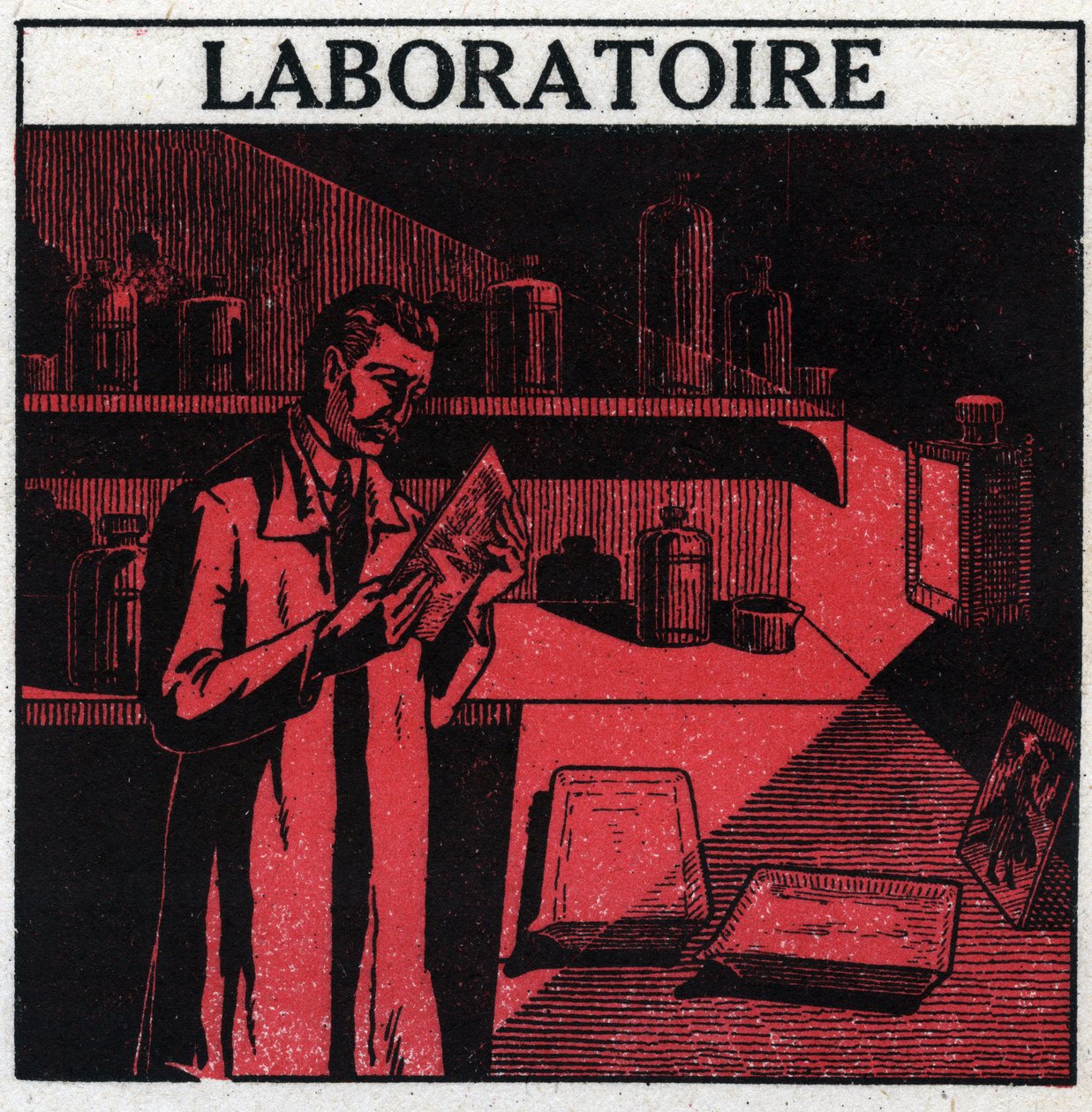 Fotografia: un fotografo nel suo laboratorio per sviluppare foto. Illustrazione anonima del 1925. Collezione privata. da Anonymous Anonymous