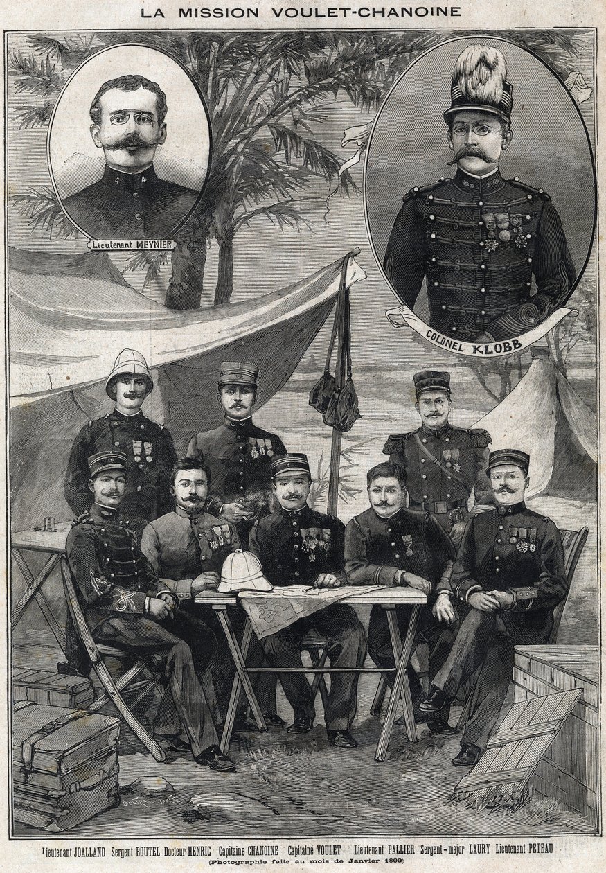 Missione Voulet Chanoine, spedizione francese per la conquista coloniale del Ciad: ritratto del tenente Octave Meynier (1874-1961) e del colonnello Arsene Klobb (1857-1899) con in basso da sinistra a destra: tenente Joalland, sergente Boutel, dottore da Anonymous Anonymous