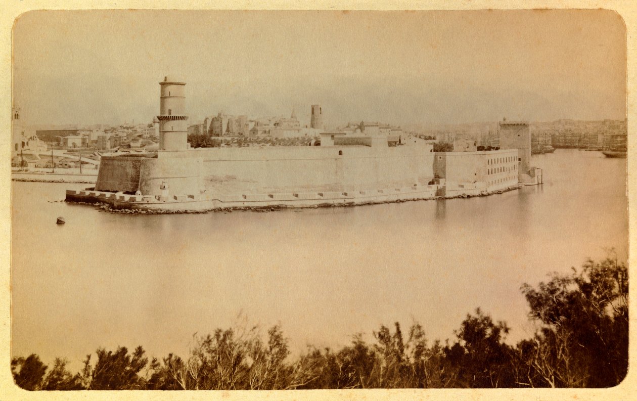 La città di Marsiglia e i suoi dintorni intorno al 1885-1890: Fort Saint Jean, vista dal Pharo, Collezione Privata da Anonymous Anonymous