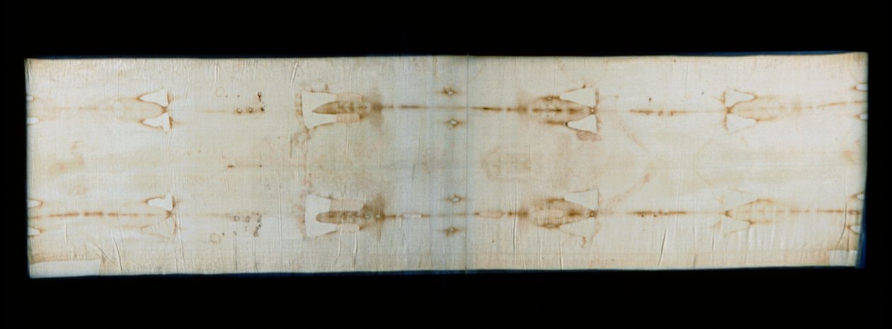 La sacra sindone di Torino, lenzuolo di lino che mostra tracce (supposte quelle di Cristo) di tortura di un corpo. Cappella Reale della Cattedrale di San Giovanni Battista di Torino, Italia. da Anonymous Anonymous