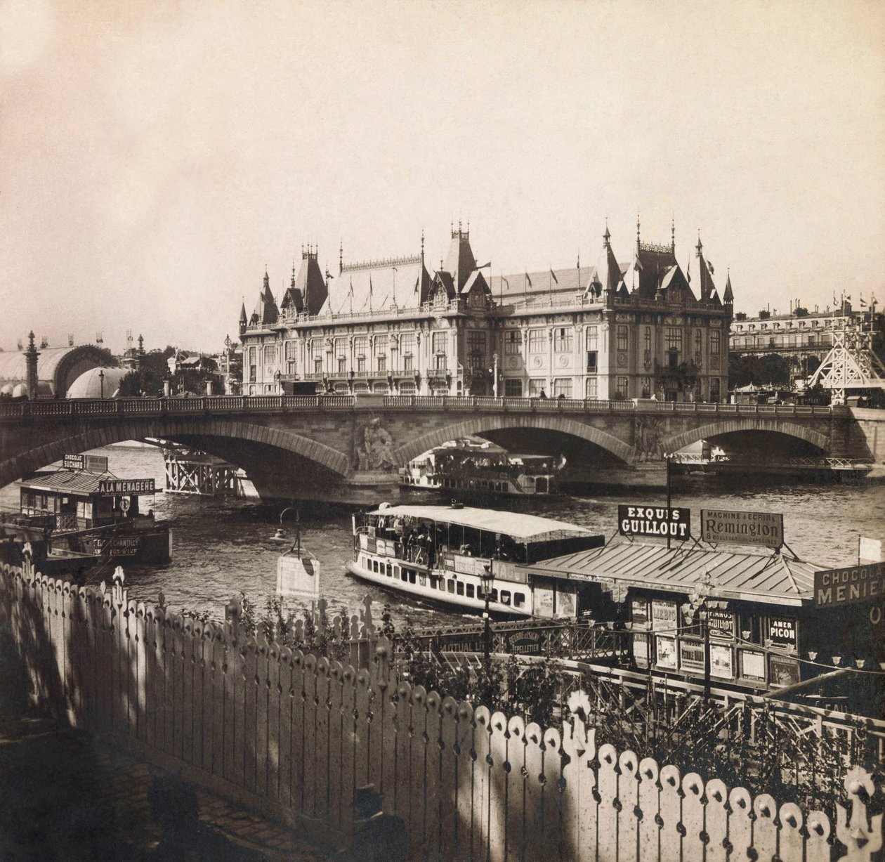 Esposizione Universale del 1900 a Parigi: Padiglione della città di Parigi - collezione privata da Anonymous Anonymous