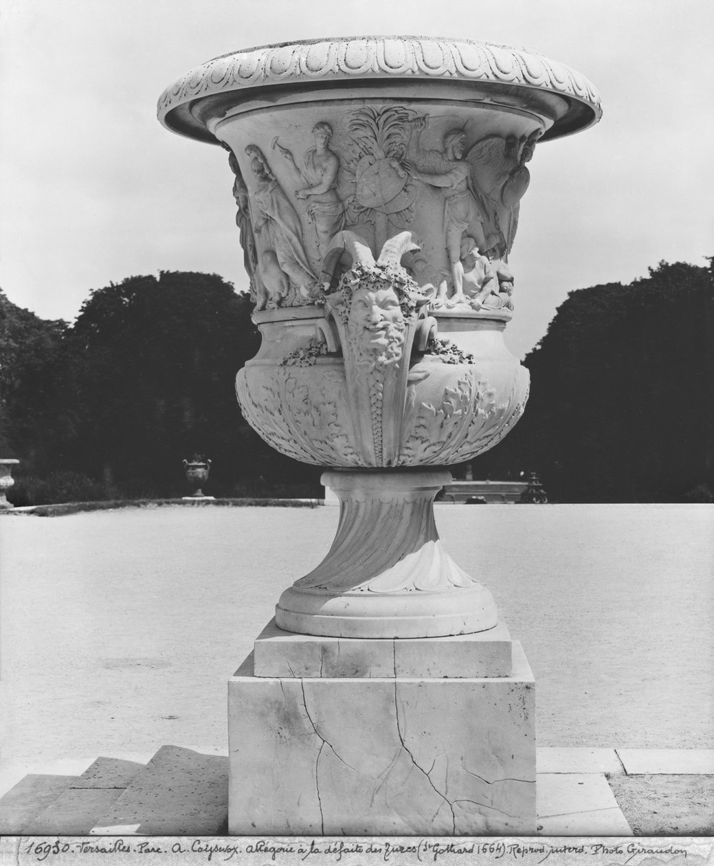 Vaso monumentale, allegoria della sconfitta dei Turchi da parte delle truppe del Re nel 1664, 1684-85 da Antoine Coysevox