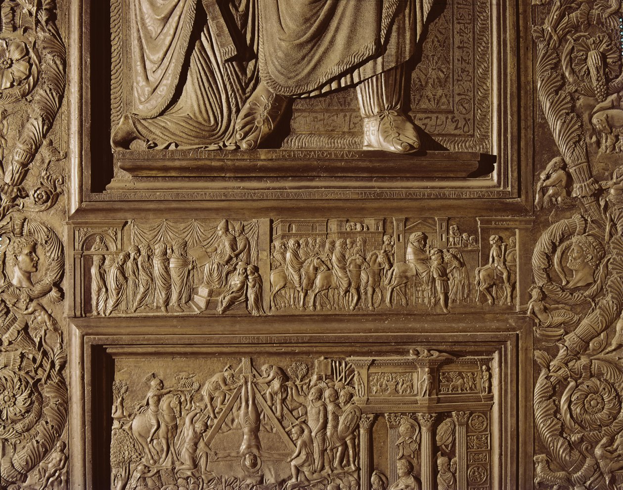 Dettaglio dalla porta centrale della basilica, decorata 1439-45 (bronzo) da Antonio Filarete
