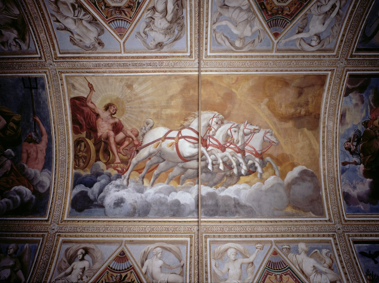 Il dio del sole che guida il suo carro attraverso il cielo, dipinto sul soffitto da Antonio Maria Viani
