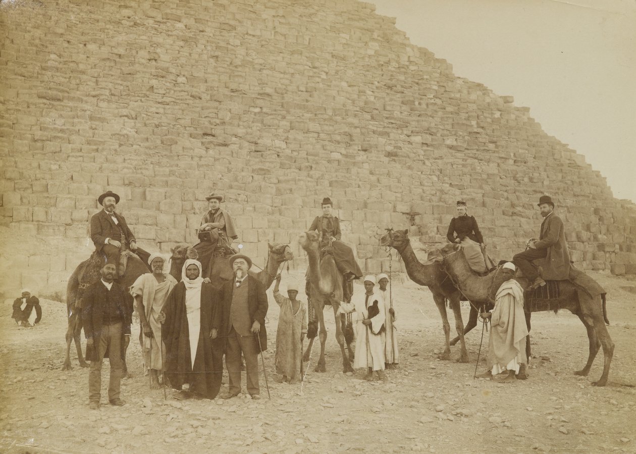 Famiglia di turisti a Giza, Egitto da Antonio Beato