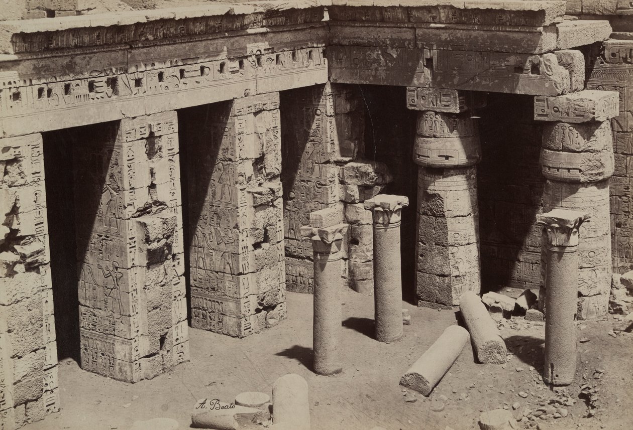 Medinet Habu: Chiesa Copta al centro del Tempio di Ramses III da Antonio Beato