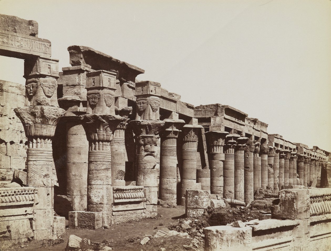 Philae, vista da sud-est del Colonnato Ovest al Tempio di Iside da Antonio Beato