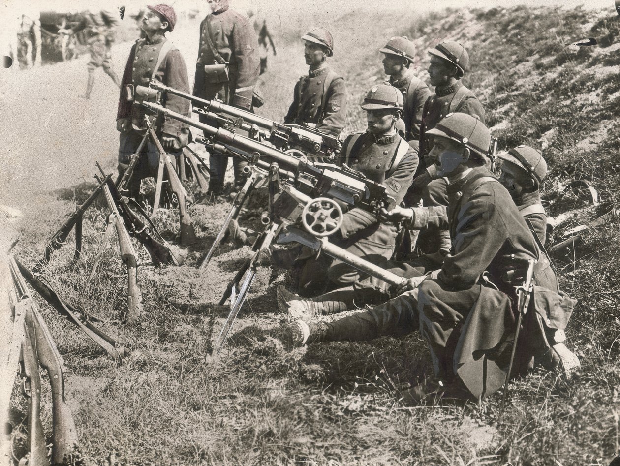 Dragoni francesi con mitragliatrici durante la Prima Guerra Mondiale da Argus Photographic Agency