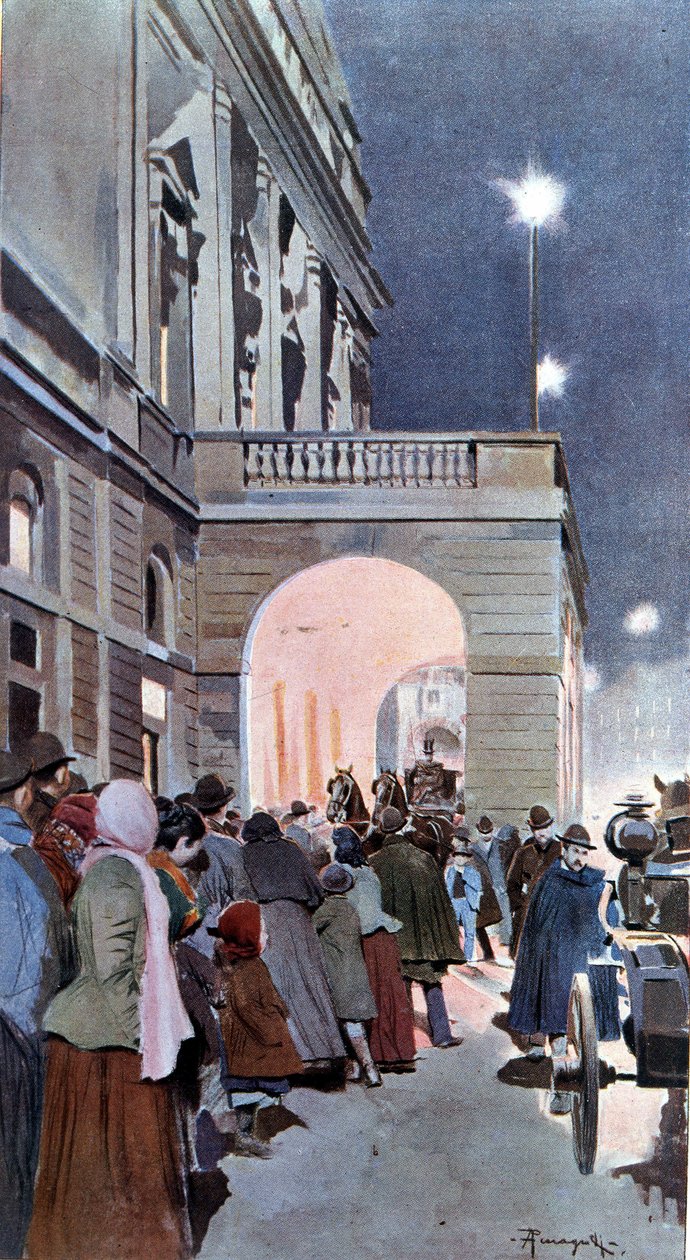 I curiosi davanti al Teatro alla Scala da Arnaldo Ferraguti