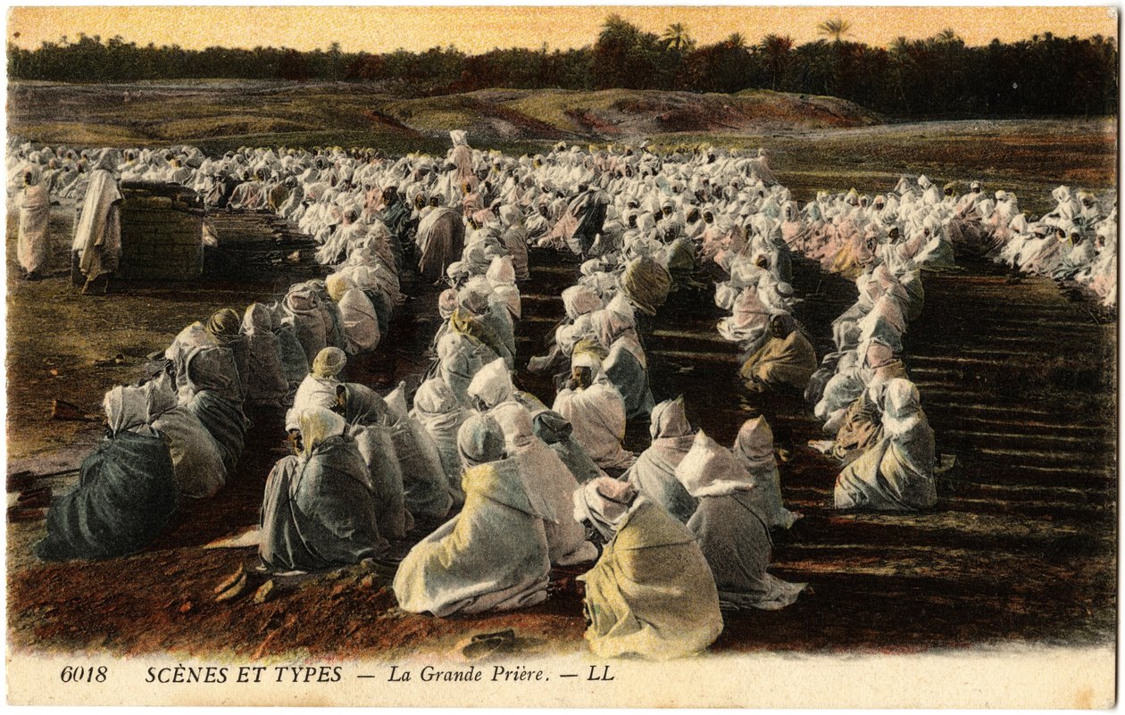 La grande preghiera dei musulmani, Algeria. Cartolina dalla collezione di Selva. da Artist Unknown