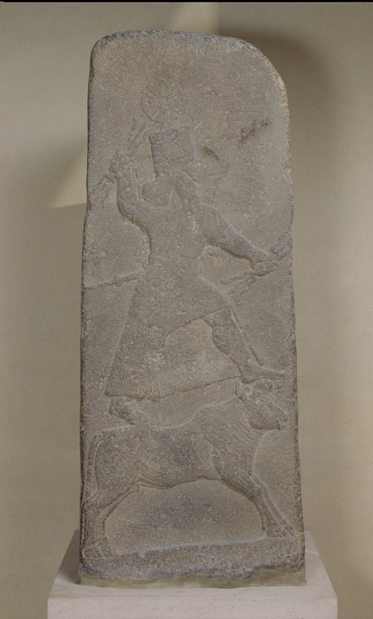 Stele raffigurante il dio della tempesta Adad in piedi sul suo toro e brandendo fulmini, dal Tempio di Ishtar, Arslan Tash (Hadatu) 744-727 a.C. da Assyrian