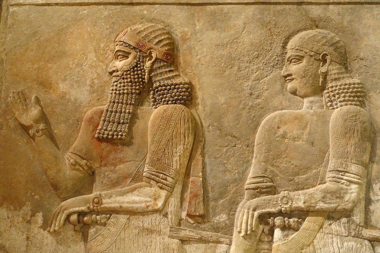 Dettaglio di Sargon II e guardia, rilievo dal palazzo del re Sargon a Khorsabad, circa 716-713 a.C. da Assyrian