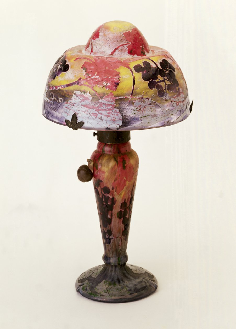 Lampada da tavolo intagliata e incisa da Auguste Daum
