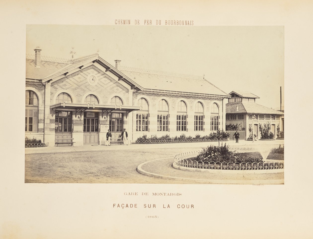 Stazione di Montargis, facciata che si affaccia sul cortile interno da Auguste Hippolyte Collard