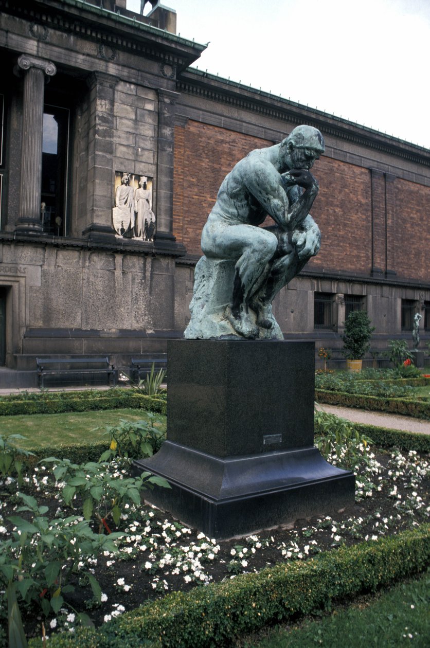 La statua del Pensatore di Rodin, Ny Carlsberg Glyptotek, Copenaghen, Danimarca, Europa da Auguste Rodin