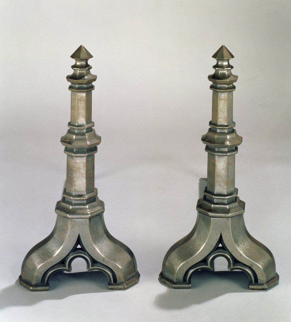 Coppia di alari in stile gotico, c.1836 da Augustus Welby Northmore Pugin