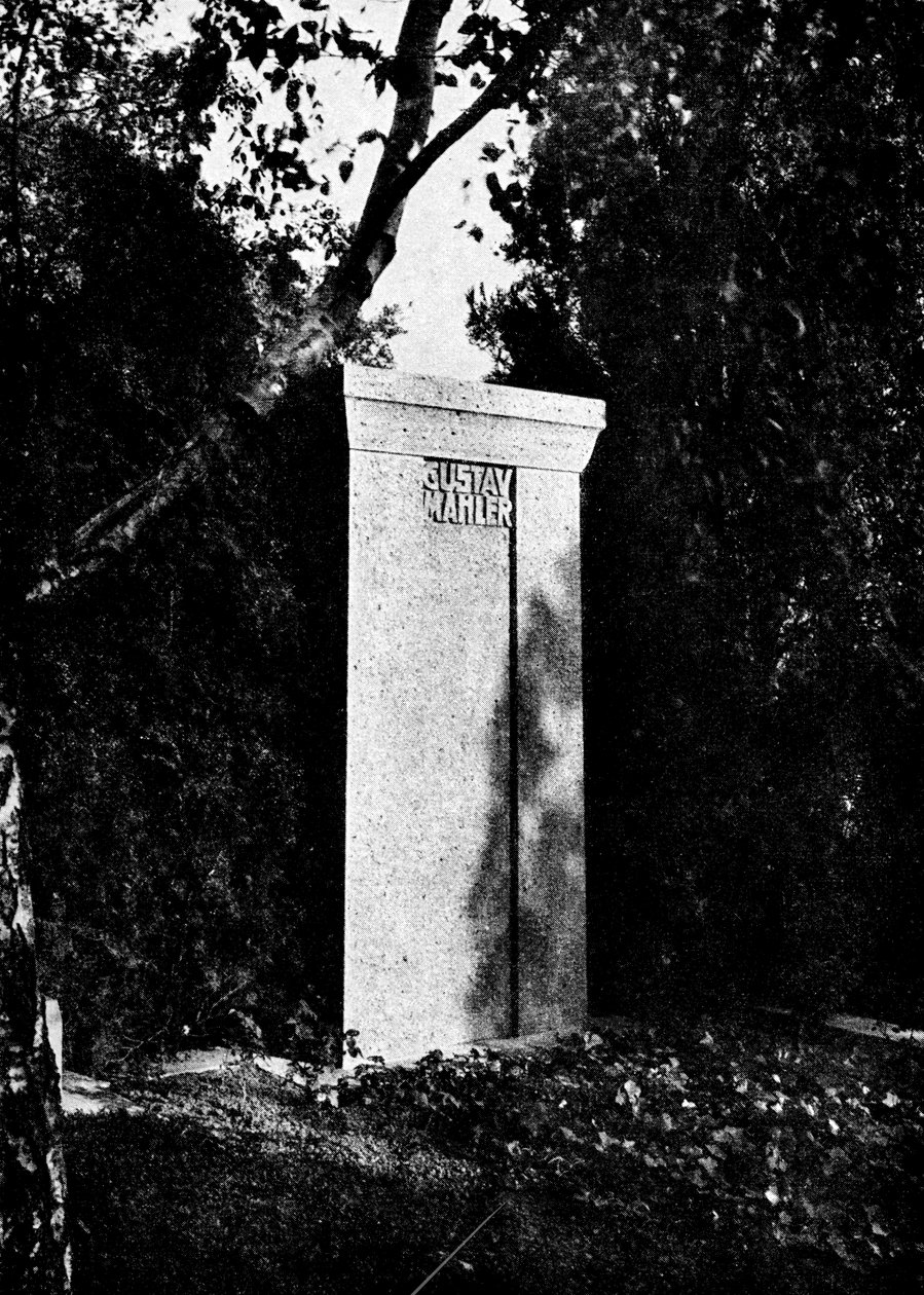 Veduta della tomba di Gustav Mahler da Austrian Photographer