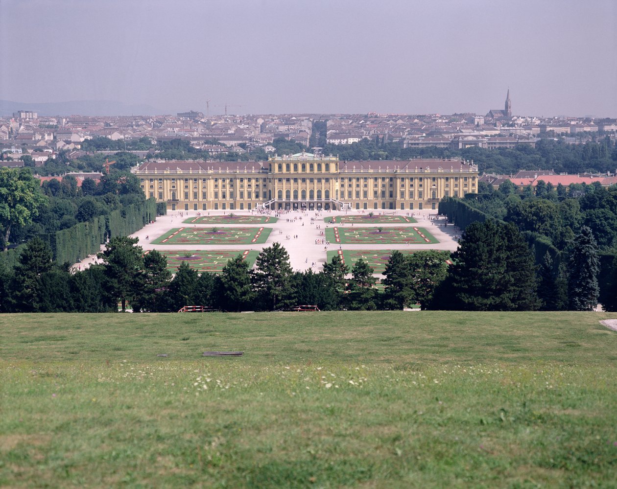 Palazzo di Schönbrunn, completato nel 1711 da Austrian School