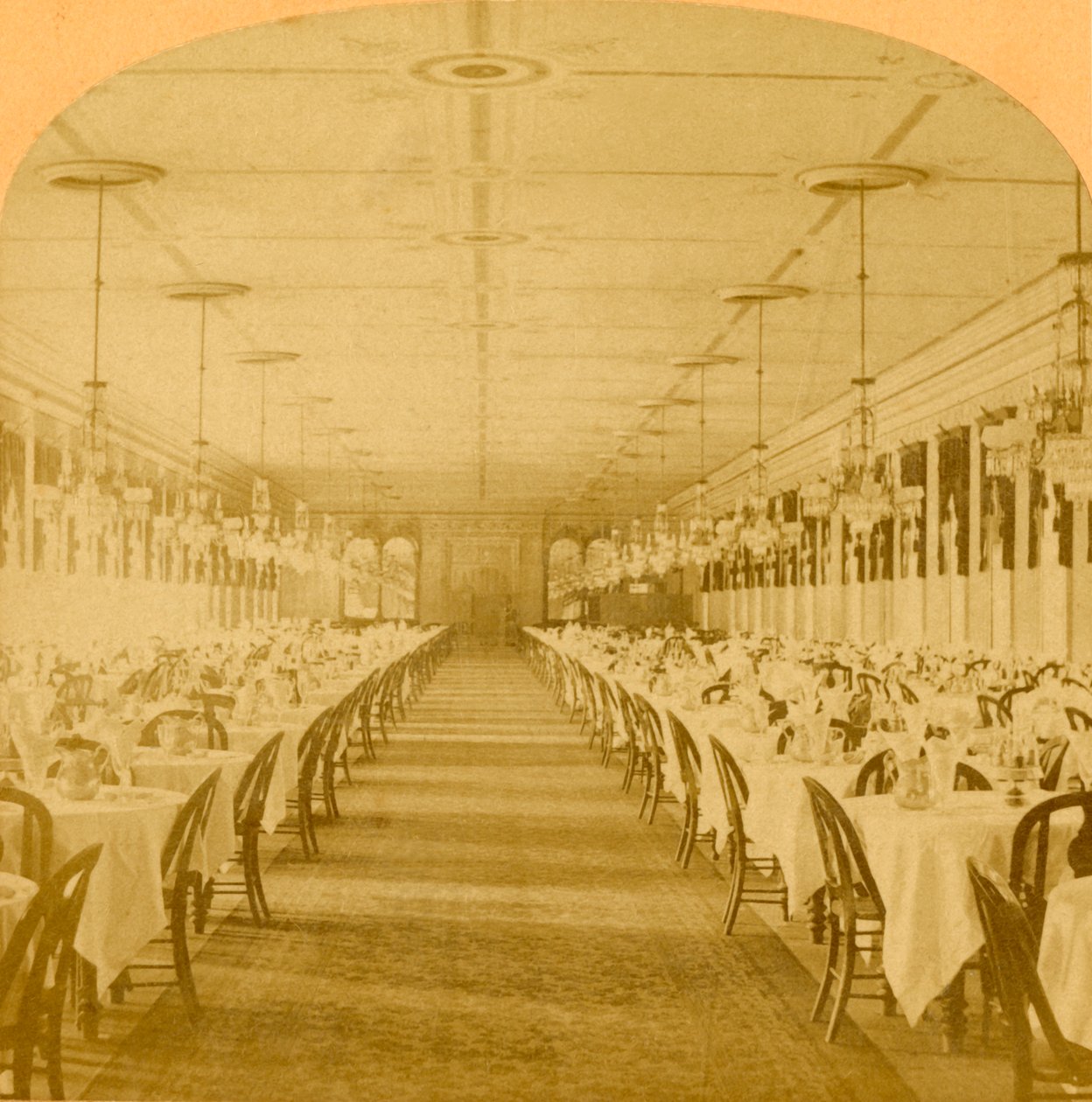 Sala da Pranzo, Grand Union Hotel, Saratoga, La Sala da Pranzo più Grande del Mondo da B. W. Kilburn