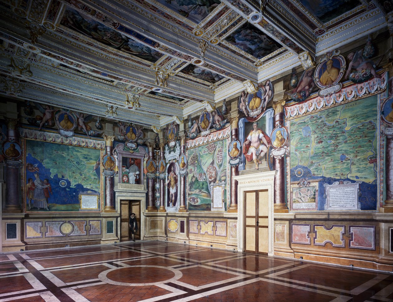 Sala Reale o Sala di Ercole con affreschi, Ercole Hally Baldassare Croce, scene mitologiche ed eventi storici della città di Viterbo, soffitto a cassettoni in legno, Municipio, ex Palazzo dei Priori, Viterbo, Lazio, Italia da Baldassare Croce