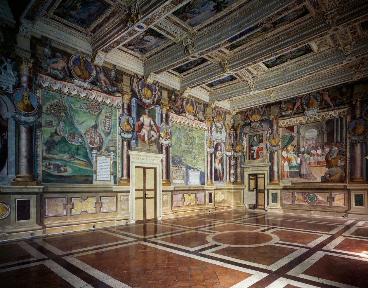 Sala Reale o di Ercole con affreschi di Baldassare Croce da Baldassare Croce