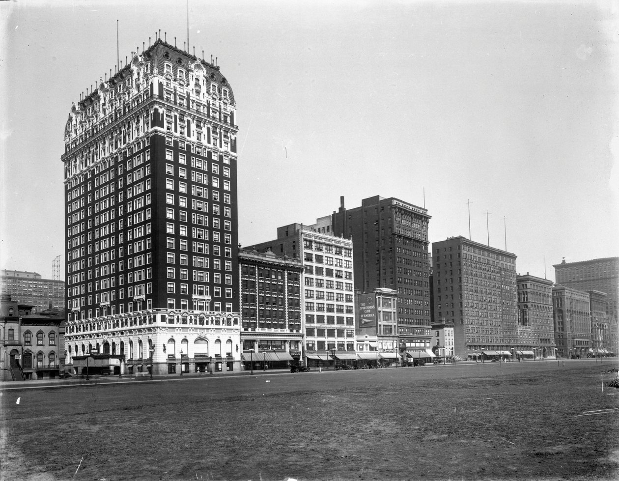 Edifici su Michigan Avenue da Balbo Street a Van Buren Street, Chicago, Illinois, USA, c.1905 da Barnes and Crosby