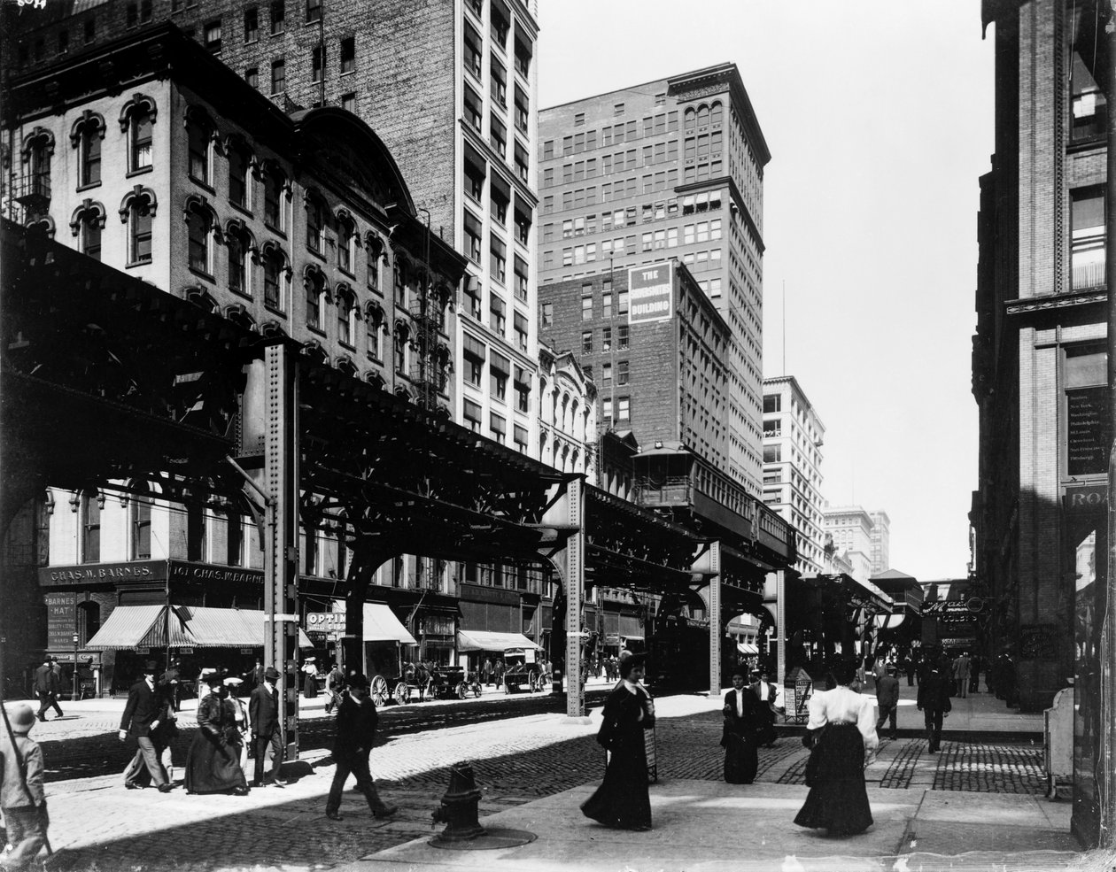 Binari sopraelevati su Wabash Avenue, Chicago, Illinois, USA da Barnes and Crosby