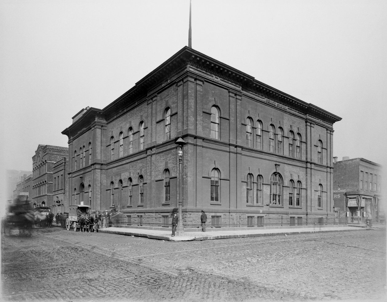 Stazione di Polizia di Harrison Street, Chicago, Illinois, USA, c.1900 da Barnes and Crosby