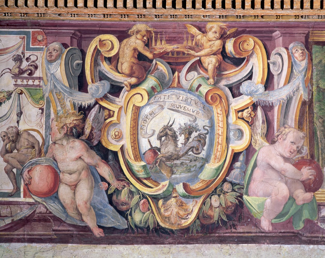 Sala del Granduca di Toscana, dettaglio del fregio raffigurante i segni dello zodiaco, Capricorno, l