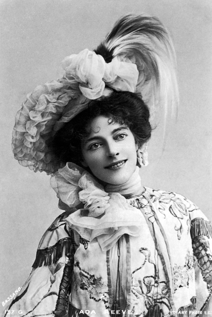 Ada Reeve, attrice inglese, 1903 da Bassano Studio