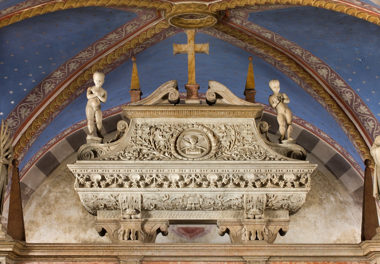 Cripta, Arca dei Santi Marcellino e Pietro Esorcista, Sarcofago con statue di San Marcellino e San Pietro Esorcista, Benedetto Briosco 1506-08 da Benedetto Briosco