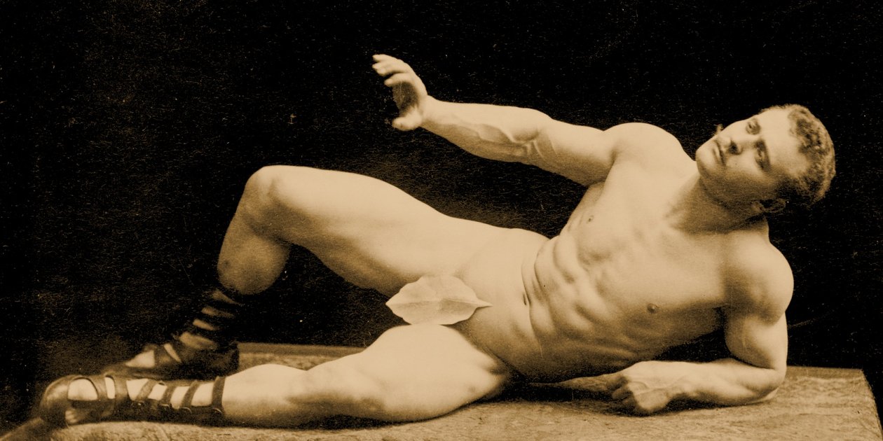 Eugen Sandow, in posa classica greco-romana con foglia di fico, c.1894 da Benjamin J. Falk