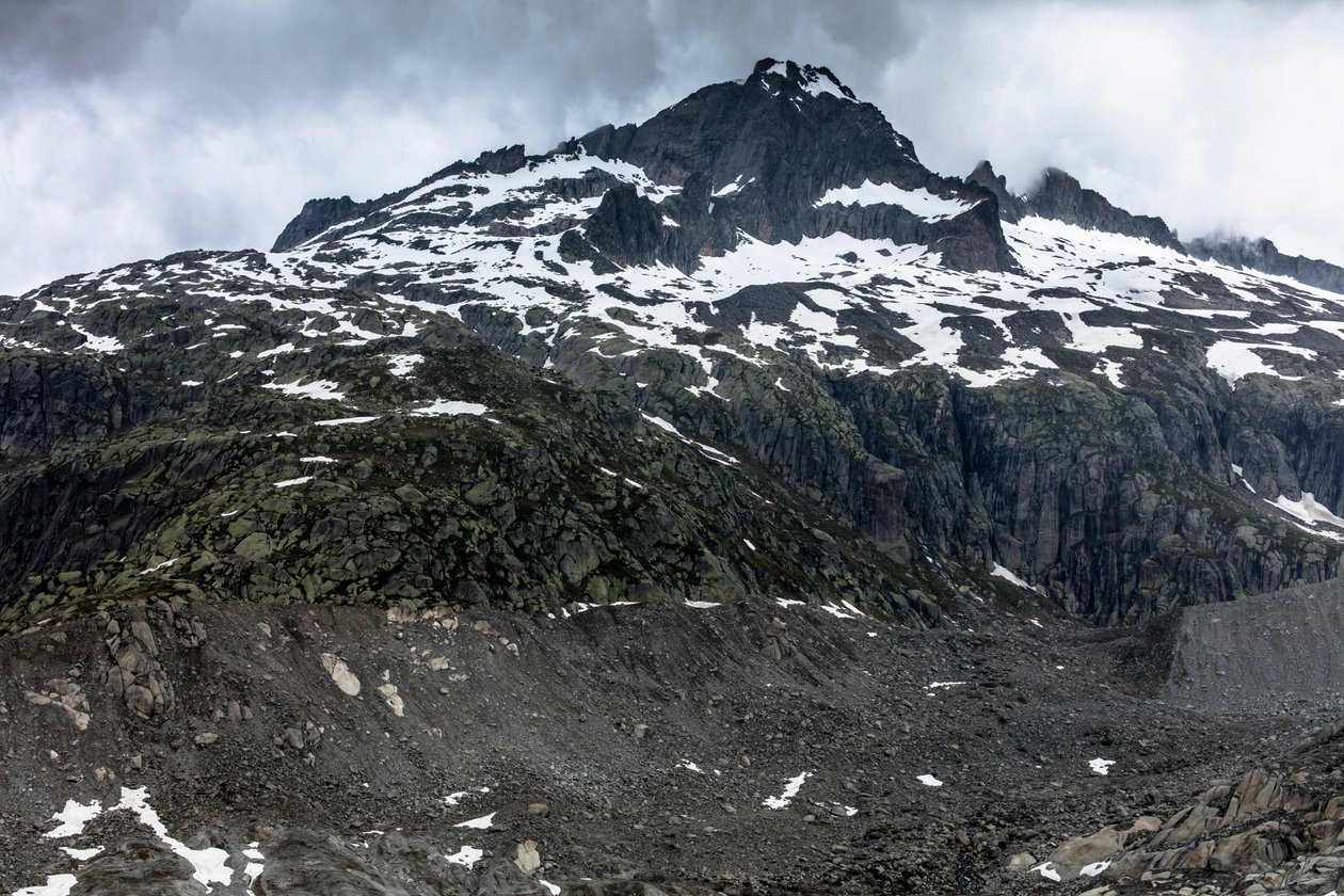 Montagne sopra il ghiacciaio del Rodano, Svizzera (foto) da Bernard Bonnefon