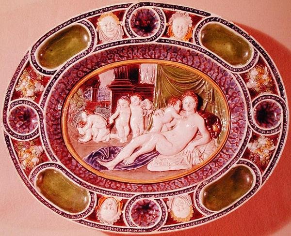 Piatto ovale raffigurante una donna che rappresenta la fertilità (maiolica) da Bernard Palissy