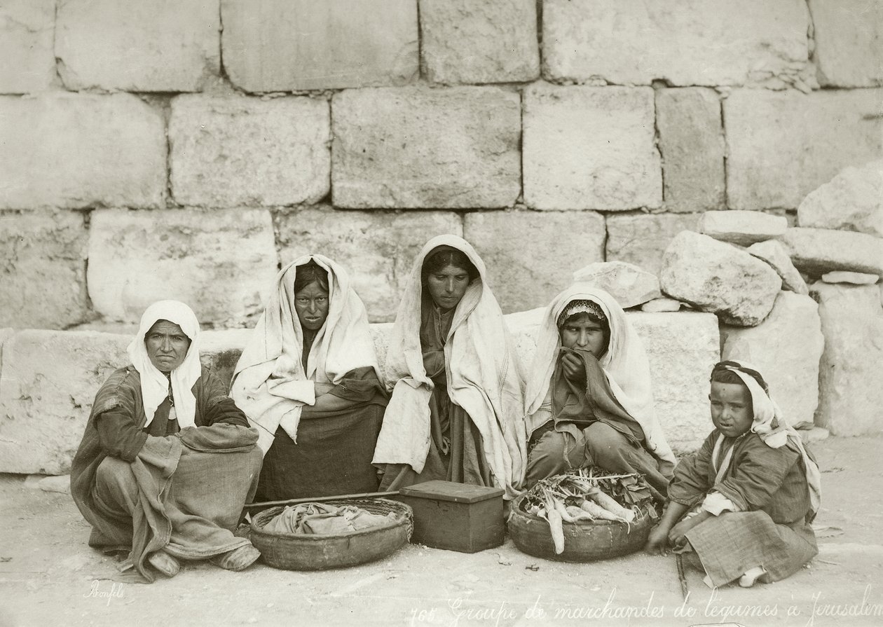 Un gruppo di fellahin alla fine del mercato, c.1867-98 da Bonfils Studio