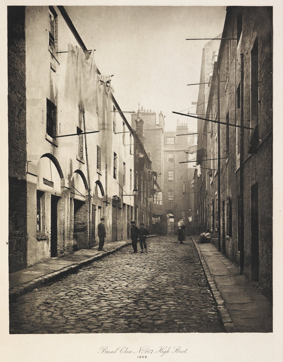 Broad Close No. 167 High Street, da The Old Closes and Streets of Glasgow da British School