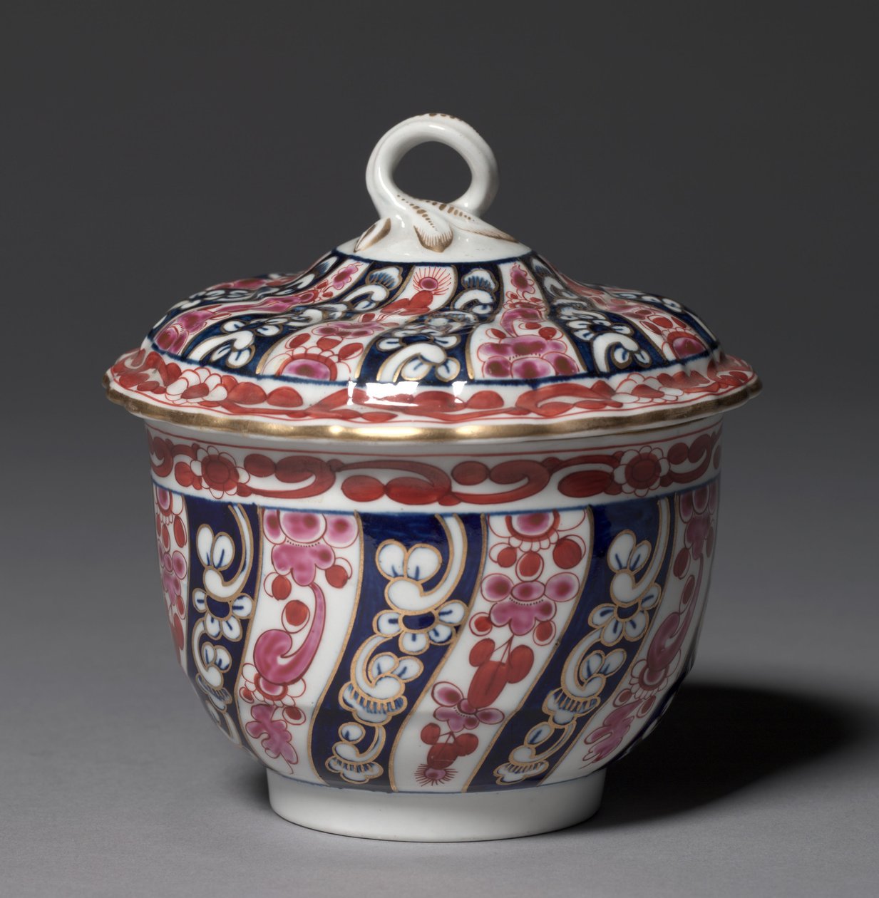 Ciotola coperta, produttore Worcester Porcelain Factory, c.1770 da British School