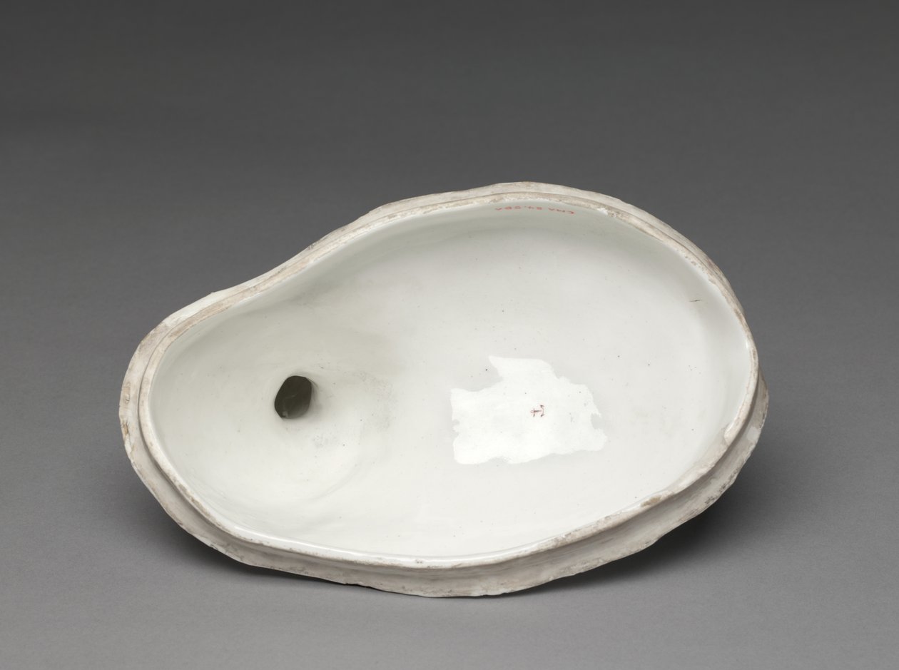 Zuppiera con gallina e pulcini, manifattura di porcellana di Chelsea, c.1755 da British School