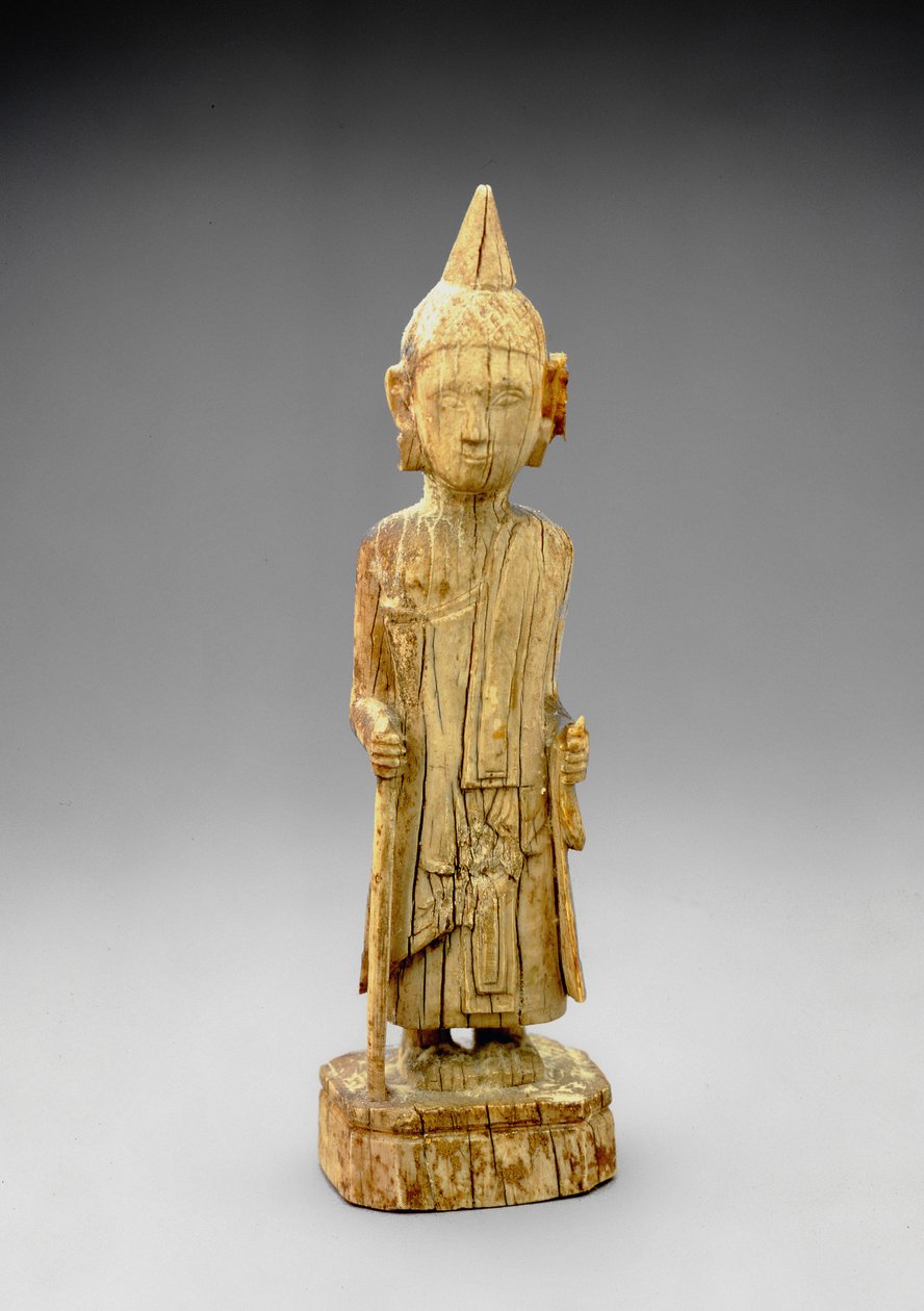 Figura del Buddha penitente, camminando e tenendo un bastone, stile Mandalay antico da Burmese School